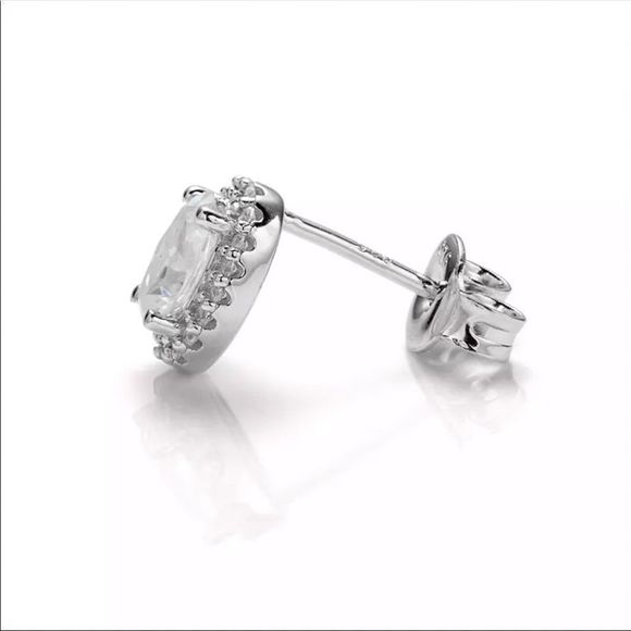 2ct 18K white gold oval halo Diamond stud earrings - Picture 6 of 6